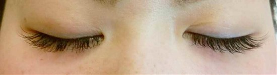 沖縄まつげエクステ・那覇まつげエクステ施術後の写真：自然なボリュームを